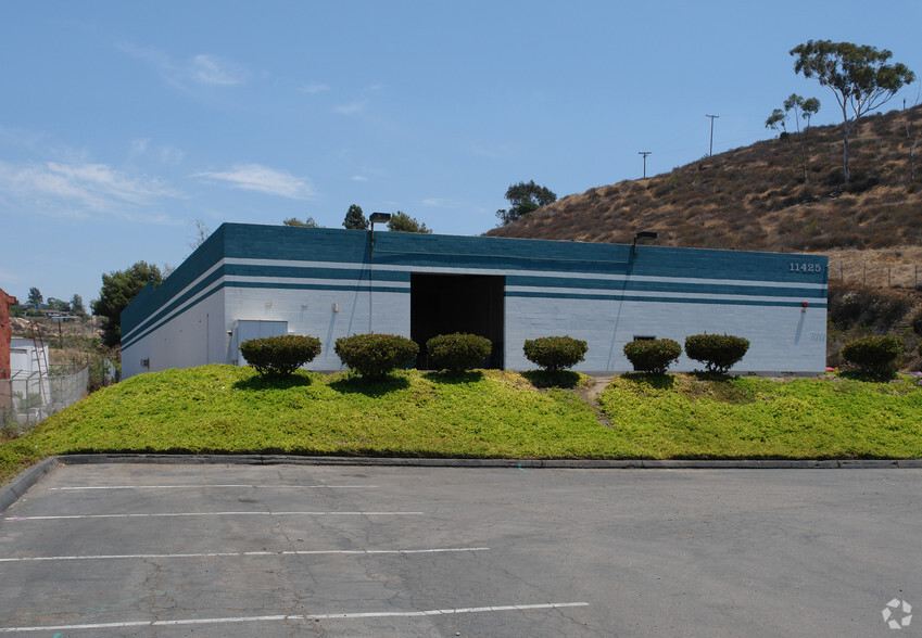 11425 Woodside Ave, Santee, CA for lease - Building Photo - Image 2 of 3