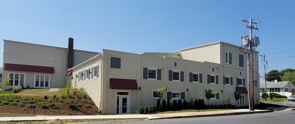 31 N Spruce St, Elizabethtown, PA for lease - Building Photo - Image 2 of 6