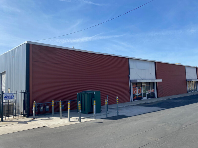 301 Espee St, Bakersfield, CA for lease - Building Photo - Image 1 of 3