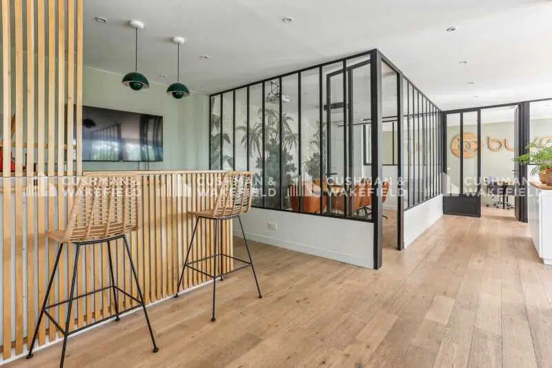 Office in Puteaux for lease - Interior Photo - Image 2 of 11