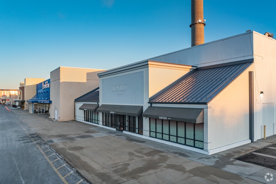 1250 Corporate Dr, Westbury, NY for sale - Primary Photo - Image 1 of 1