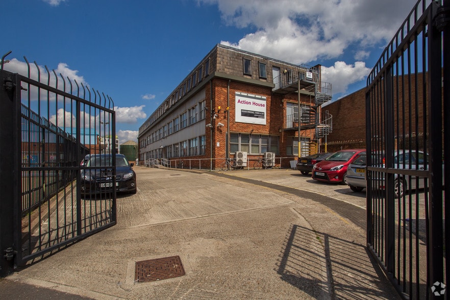 Verney Sandgate portfolio of 3 properties for sale on LoopNet.com - Building Photo - Image 2 of 2