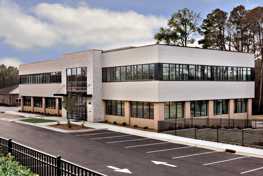 400 Attain St, Fuquay Varina, NC for lease - Building Photo - Image 2 of 6