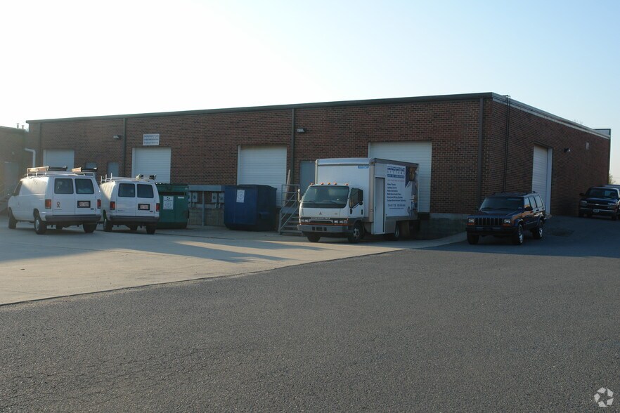 104106 Associate Ln, Indian Trail, NC 28079 5,00010,000 sf Office