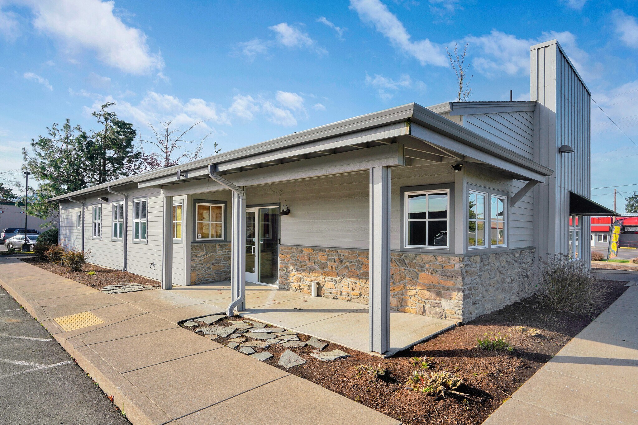 219 42nd St, Springfield, OR for sale Primary Photo- Image 1 of 1