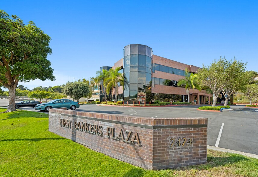 2424 Vista Way, Oceanside, CA for lease - Building Photo - Image 2 of 9