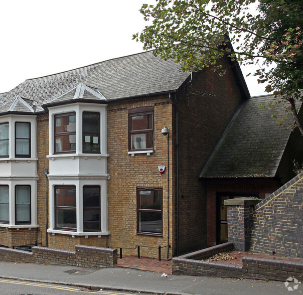 7 Priory Rd, High Wycombe for sale - Primary Photo - Image 1 of 1