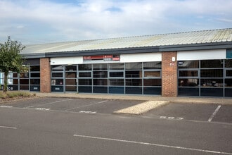 882 Plymouth Rd, Slough for lease Building Photo- Image 1 of 2