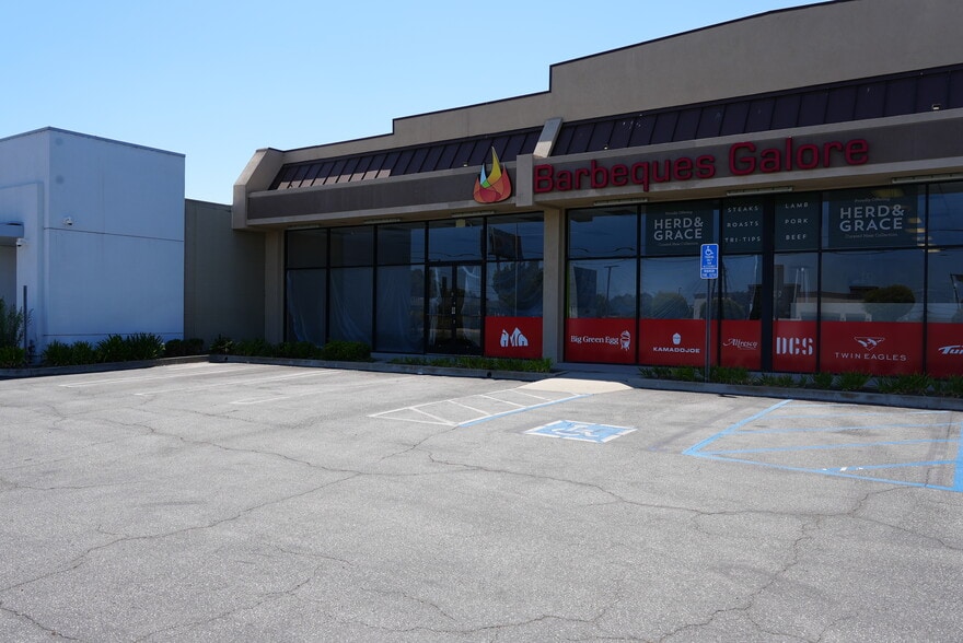 18225 Hawthorne Blvd, Torrance, CA for lease - Building Photo - Image 2 of 10