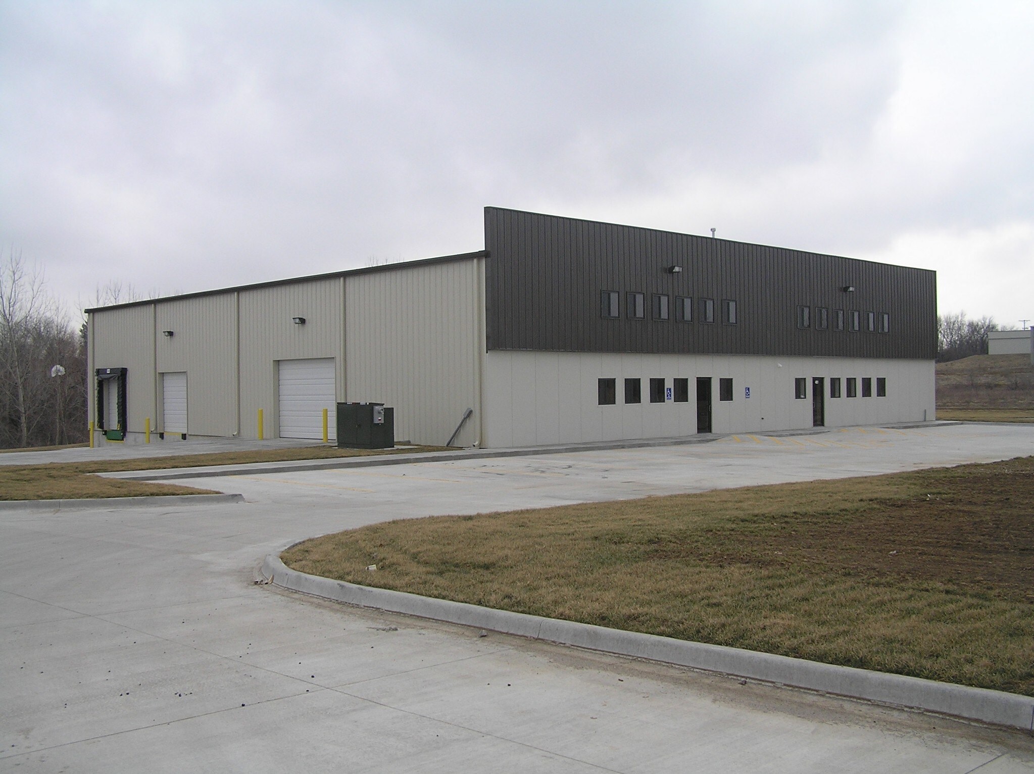 4851 S 13th St, Leavenworth, KS for sale Primary Photo- Image 1 of 1