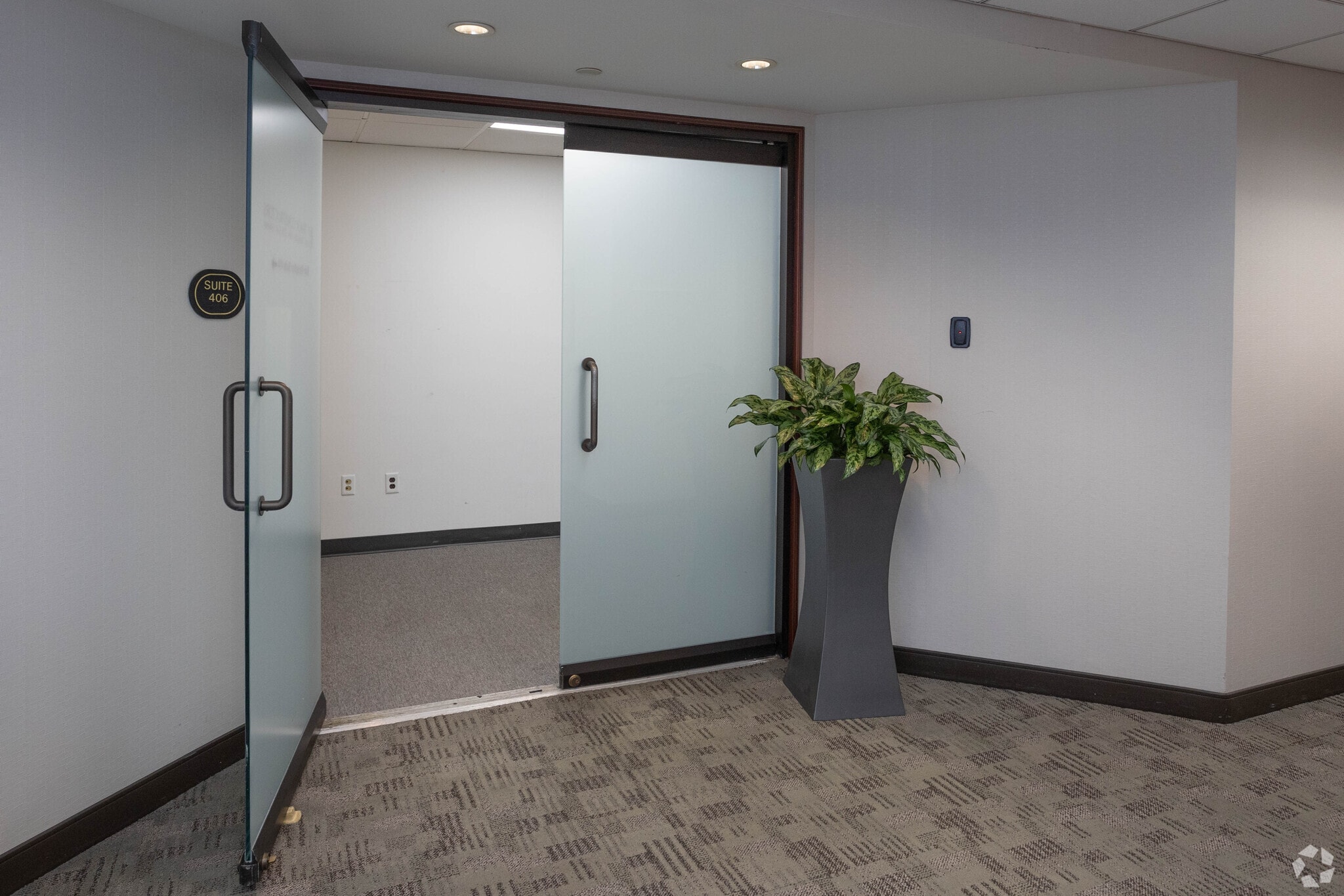 900 Merchants Concourse, Westbury, NY for sale Interior Photo- Image 1 of 8