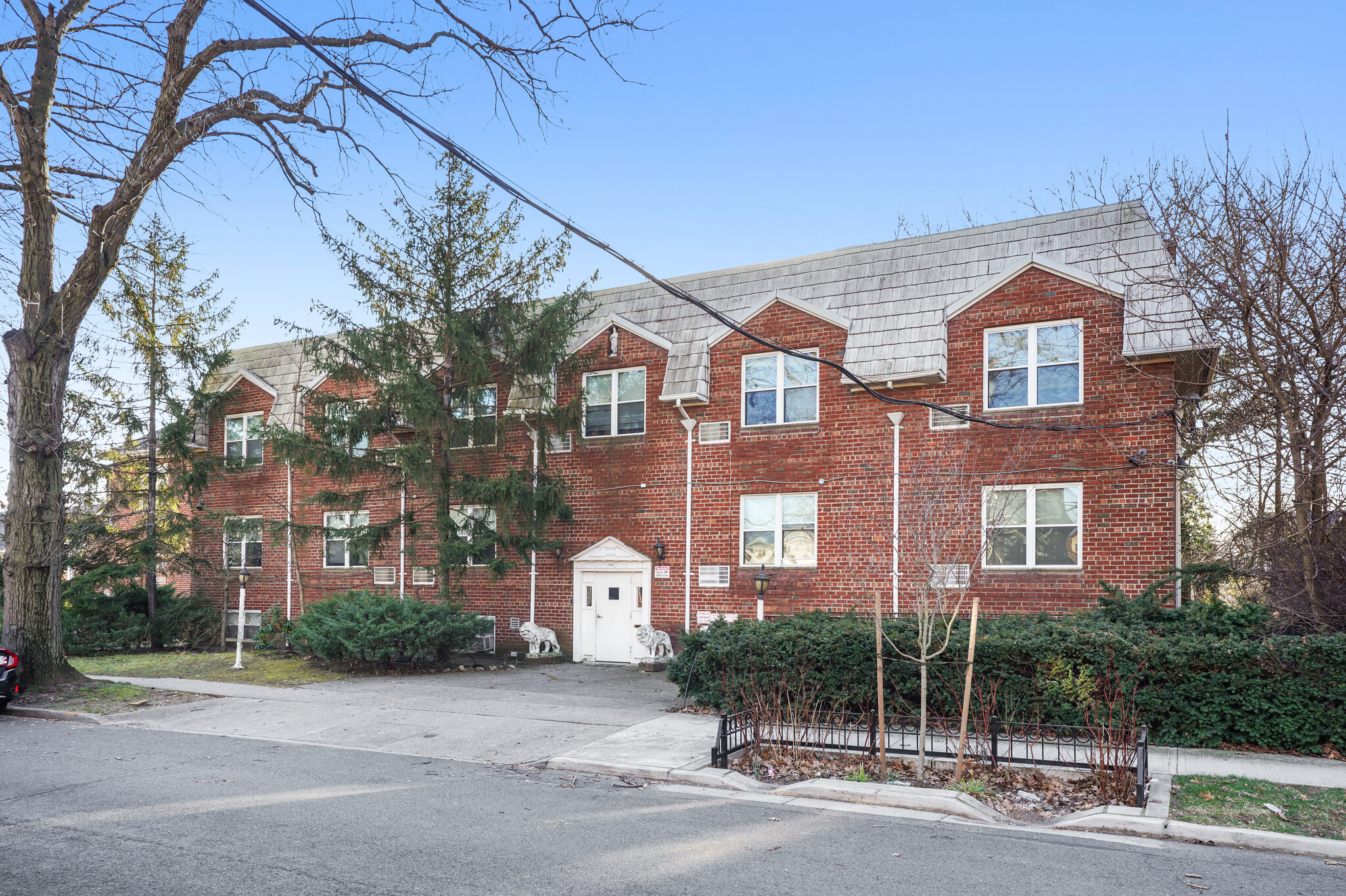 2225 Lodovick Ave, Bronx, NY for lease Primary Photo- Image 1 of 17