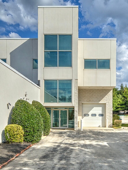 651 Park Ave, King Of Prussia, PA for lease - Building Photo - Image 1 of 6