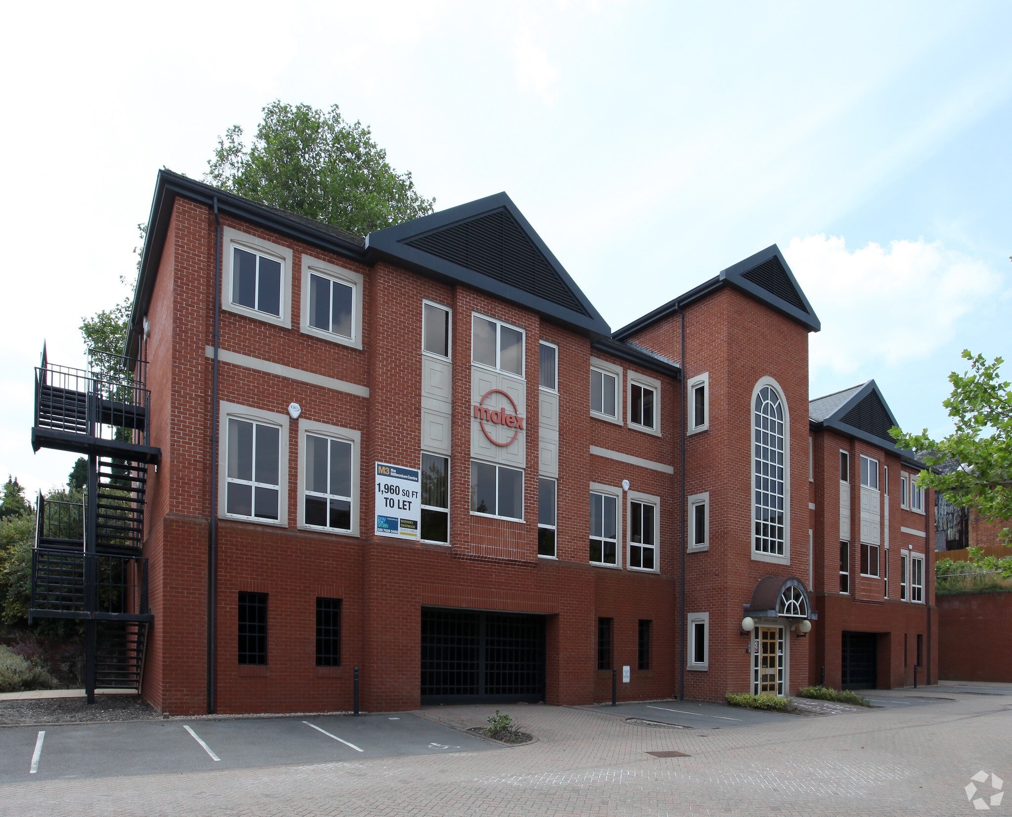 Crosby Way, Farnham for sale Primary Photo- Image 1 of 1