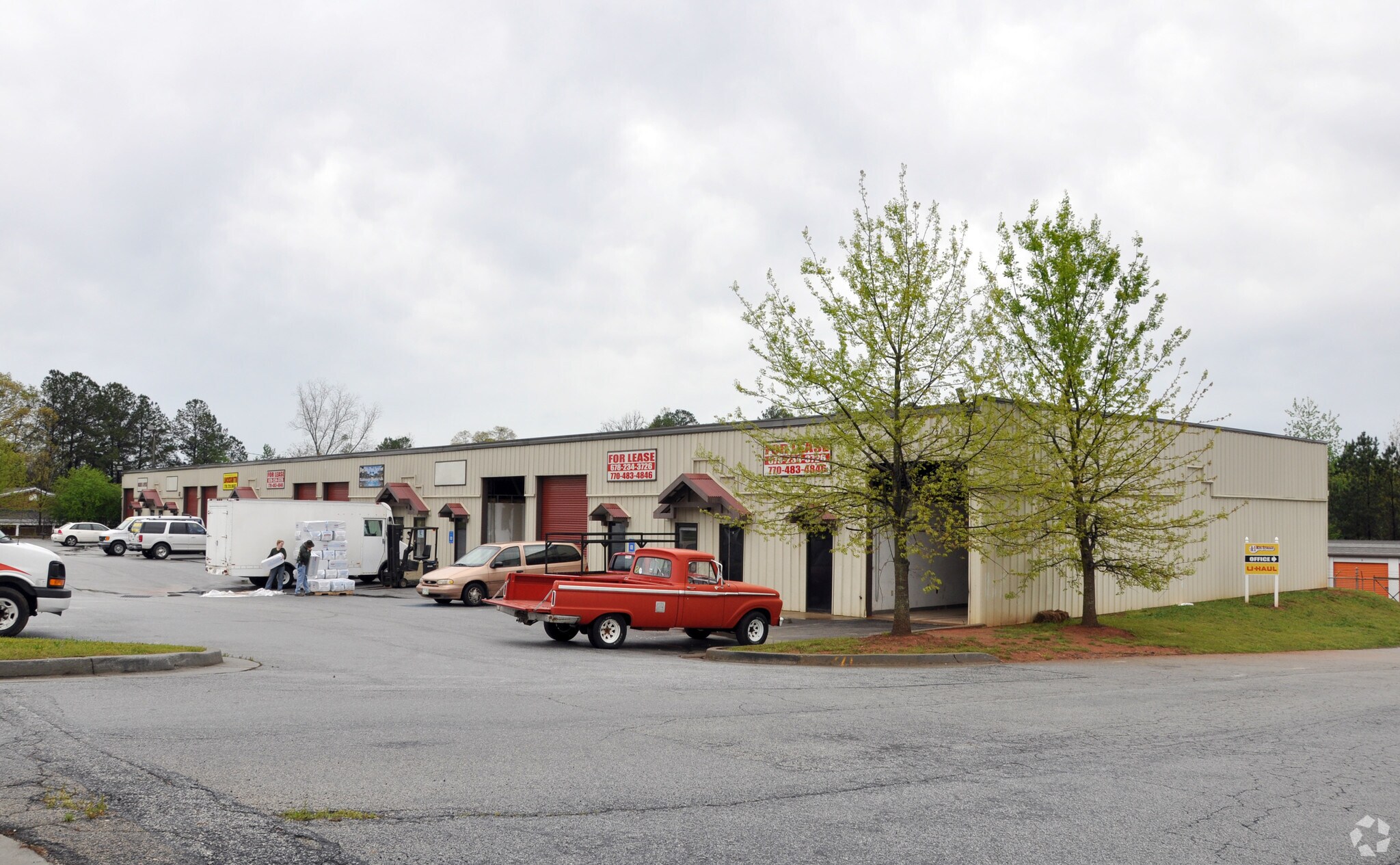 2569 Iris Dr SE, Conyers, GA for sale Primary Photo- Image 1 of 1