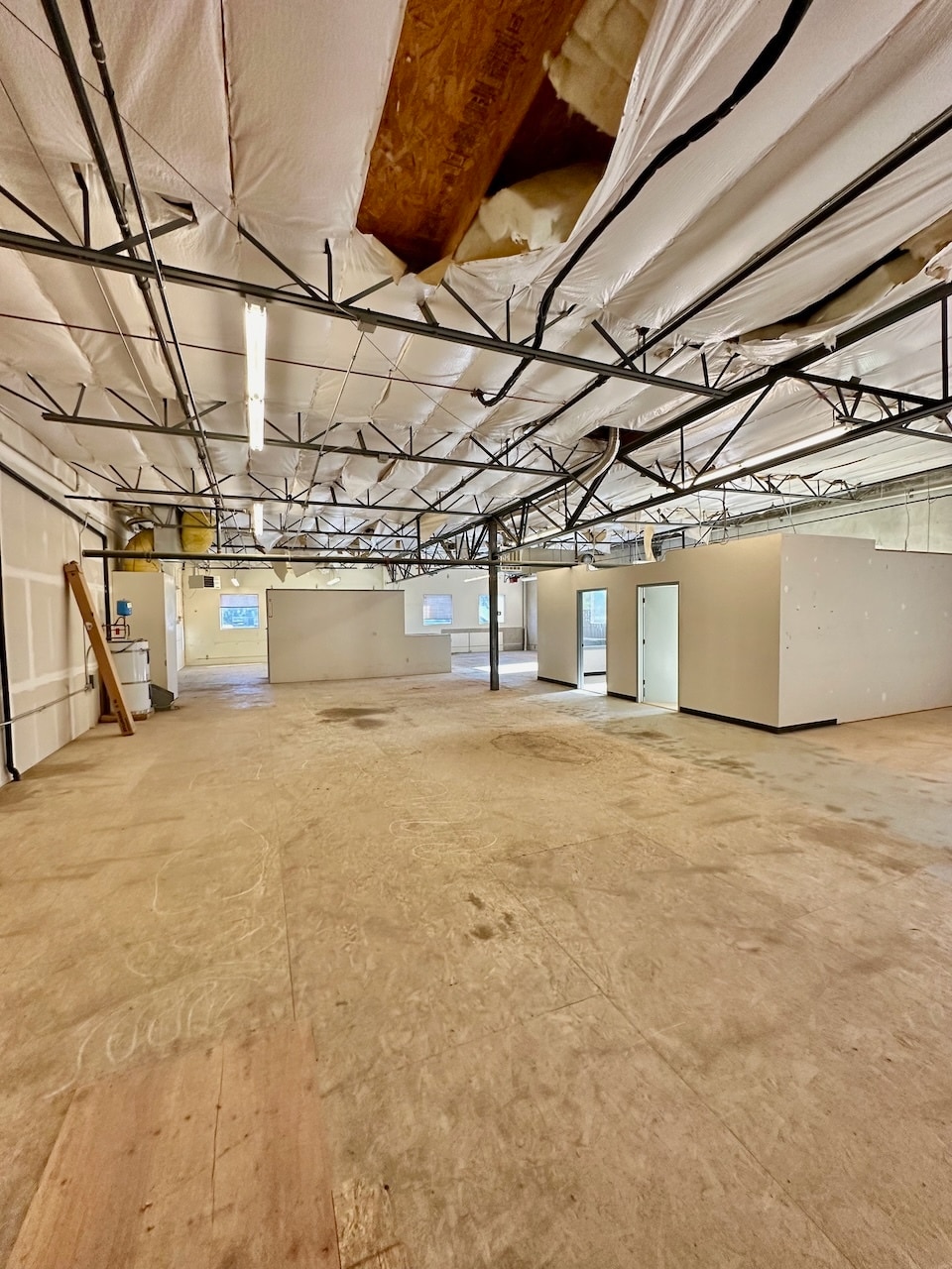 155 Spring Hill Dr, Grass Valley, CA for lease Interior Photo- Image 1 of 8