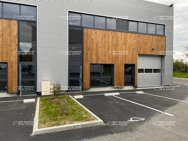 Flex in Basse-Goulaine for sale - Building Photo - Image 3 of 6