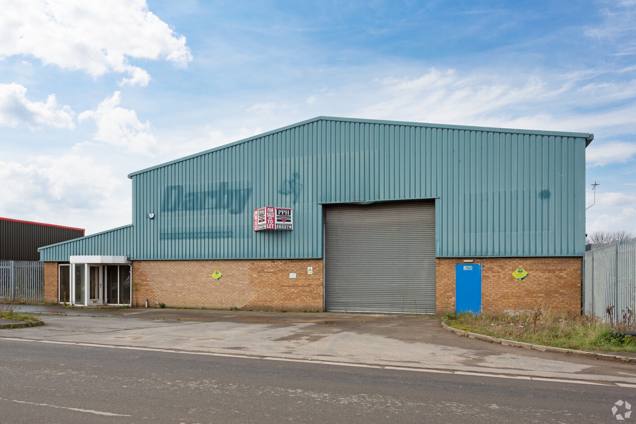 35 Hoylake Rd, Scunthorpe for sale Building Photo- Image 1 of 1