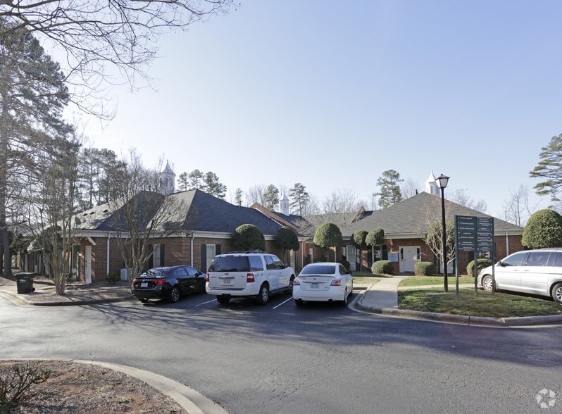 1340 Matthews Township Pky, Matthews, NC for sale - Primary Photo - Image 2 of 12