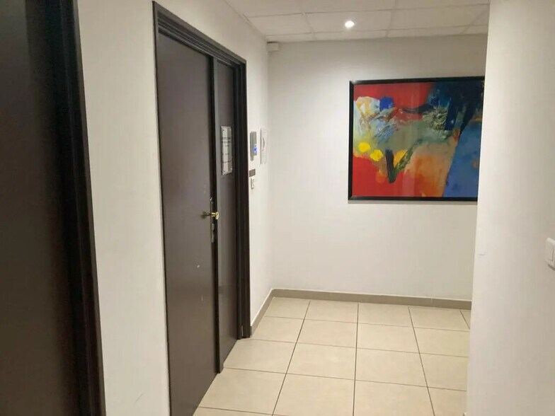 Office in Toulon for lease - Interior Photo - Image 3 of 8