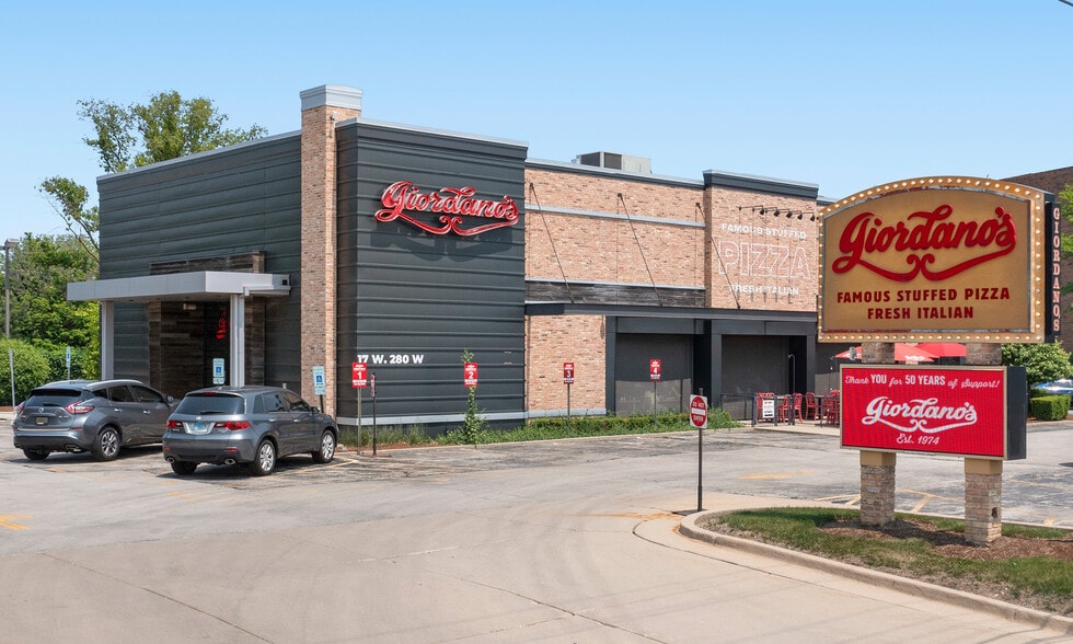 17W280 22nd St, Oakbrook Terrace, IL for sale - Building Photo - Image 2 of 8