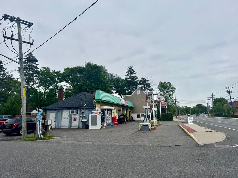 455 Montauk Hwy, West Islip, NY for sale - Building Photo - Image 3 of 4