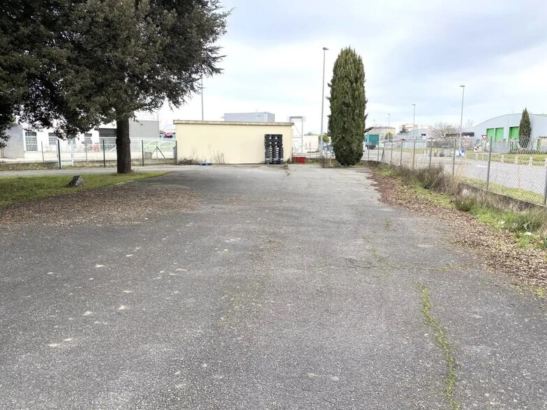 Flex in Colomiers for sale - Building Photo - Image 3 of 19