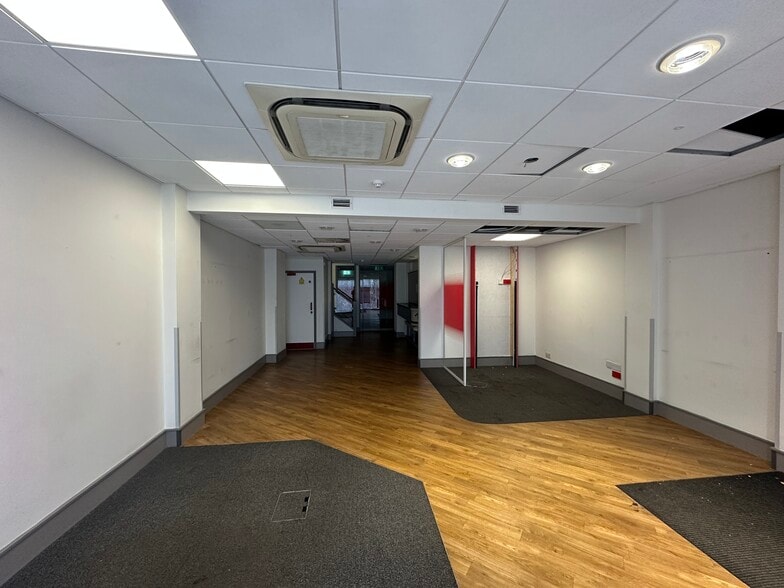 120 Station Rd, New Milton for lease - Building Photo - Image 2 of 5