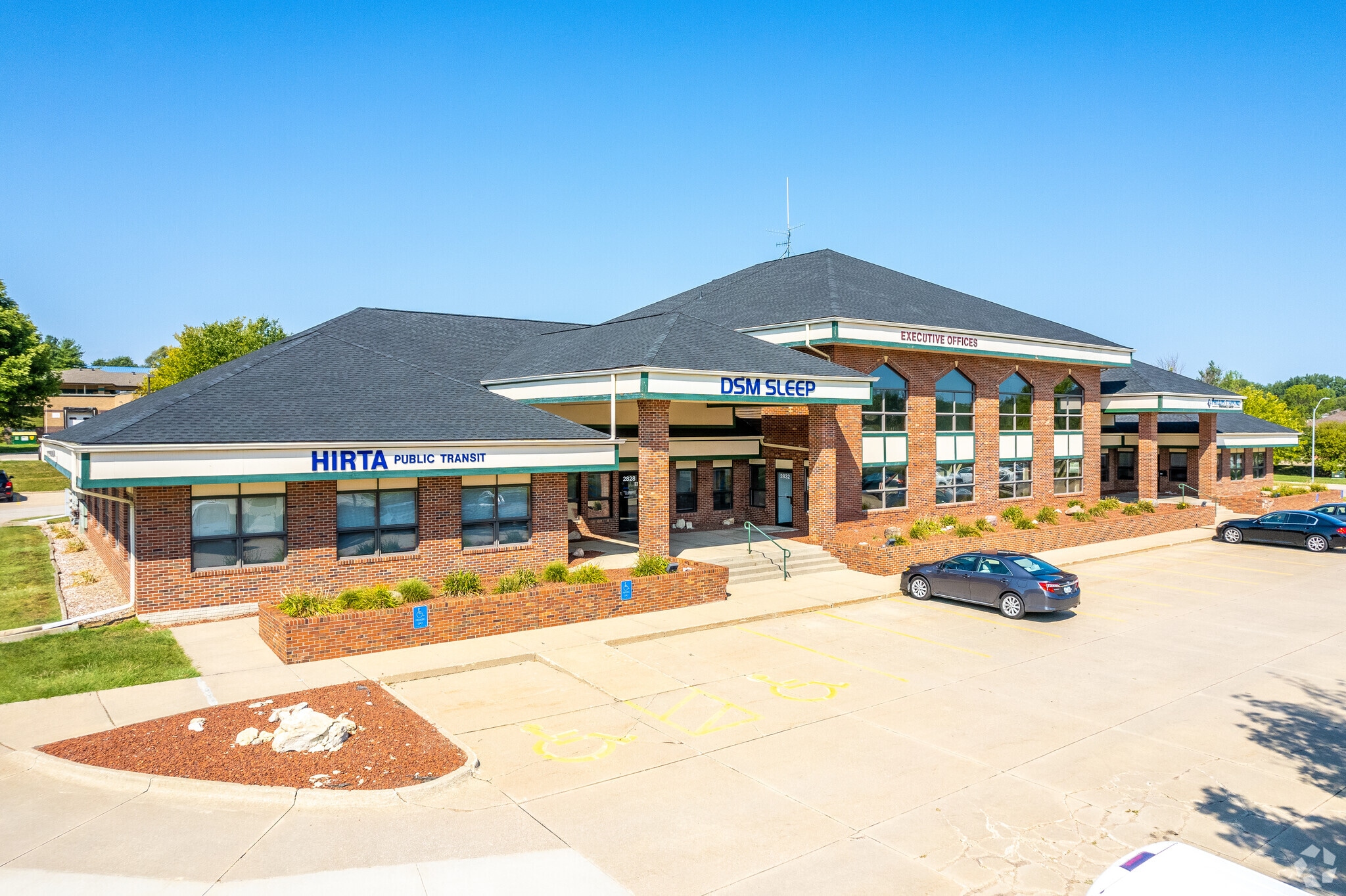 2828-2844 104th St, Urbandale, IA for sale Building Photo- Image 1 of 13