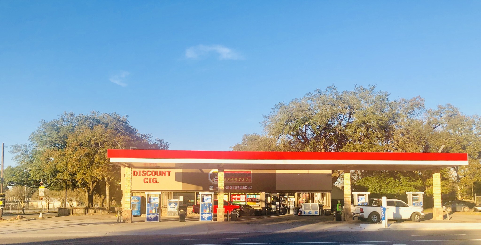 301 1st St E, Humble, TX for sale Building Photo- Image 1 of 1