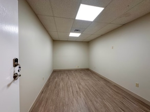 60 Westwood Ave, Waterbury, CT for lease Interior Photo- Image 2 of 15