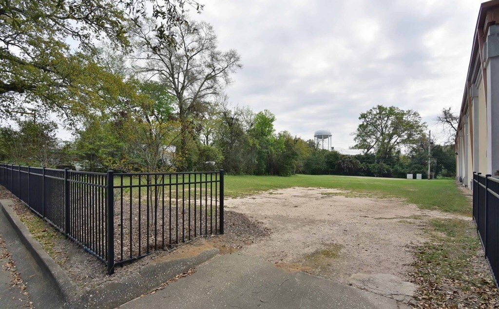 610 W Oglethorpe Blvd, Albany, GA 31701 Specialty for Sale