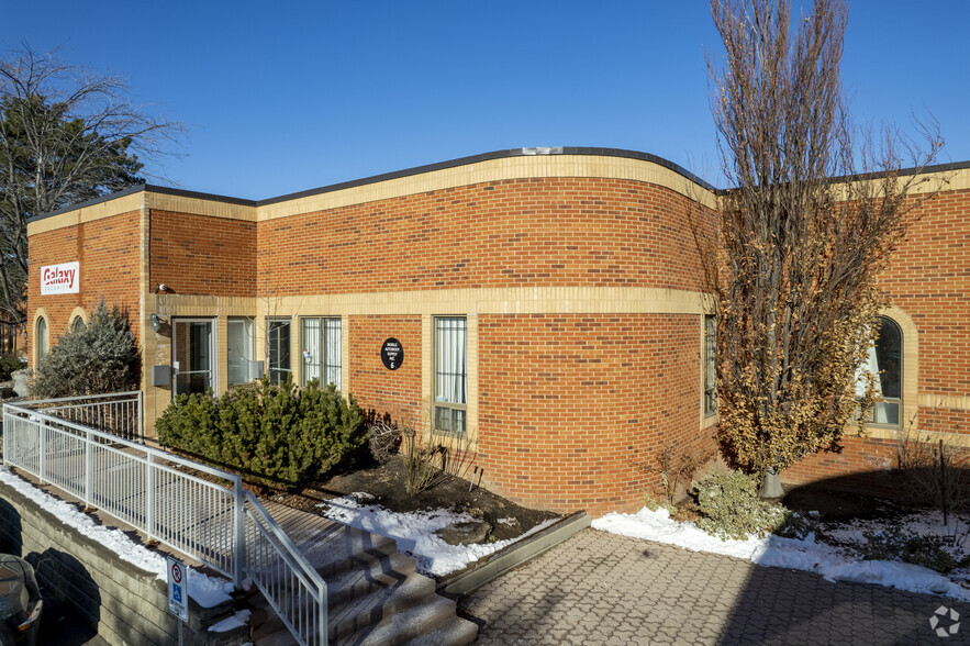 1200 Aerowood Dr, Mississauga, ON for sale - Primary Photo - Image 1 of 7