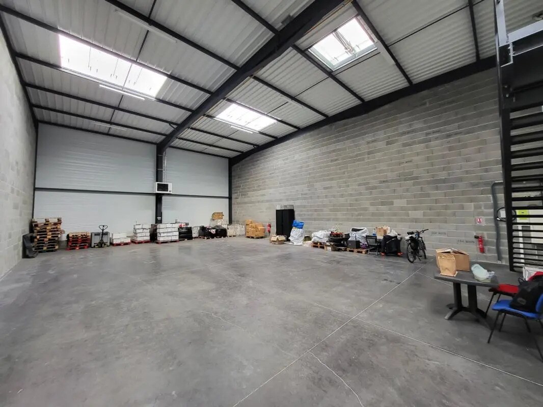 Flex in Meyzieu for lease Interior Photo- Image 1 of 7