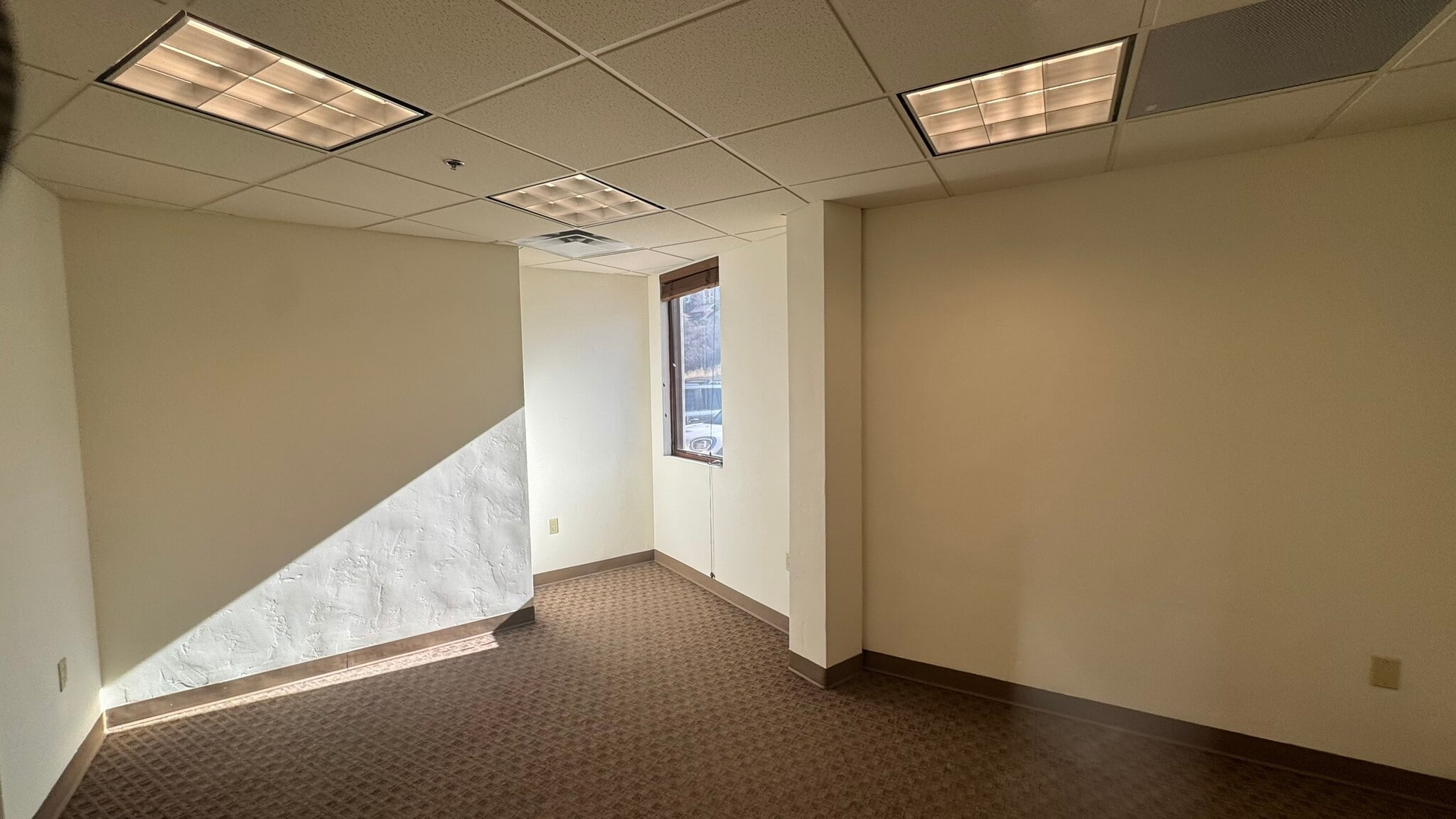 56 Edwards Village Blvd, Edwards, CO for lease Interior Photo- Image 1 of 5