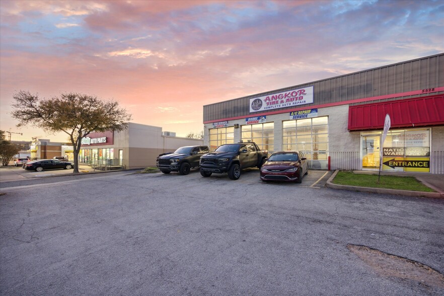 5528 N Lamar Blvd, Austin, TX for sale - Building Photo - Image 3 of 27