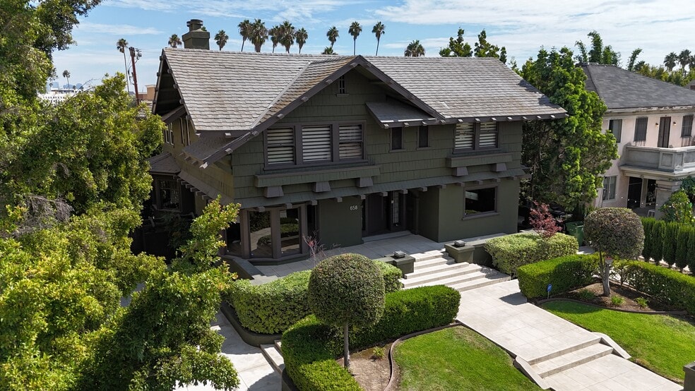 658 S Bronson Ave, Los Angeles, CA for lease - Building Photo - Image 2 of 22