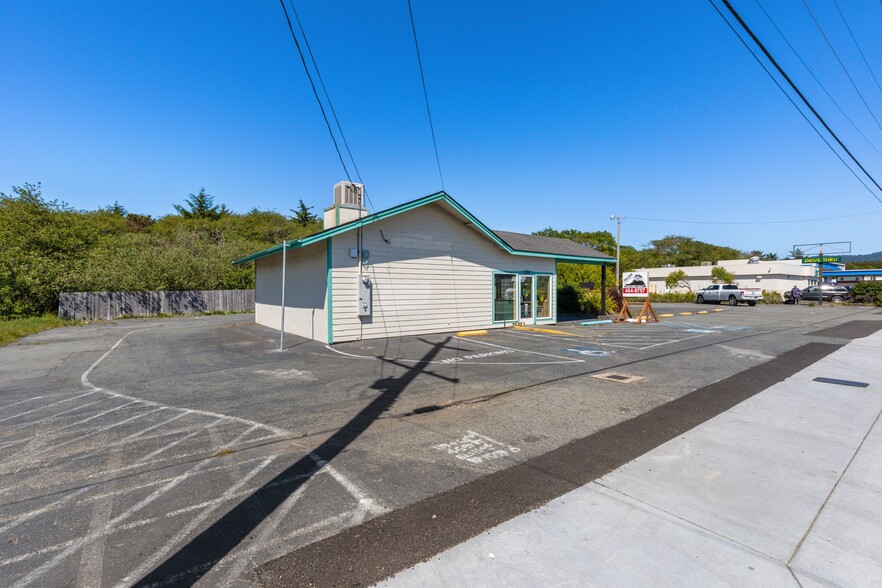 309 Us Highway 101 S, Crescent City, CA for lease - Building Photo - Image 1 of 6