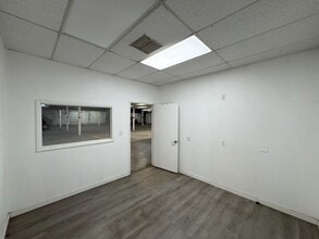 12707 S US Highway 19, Clearwater, FL for lease Interior Photo- Image 2 of 7