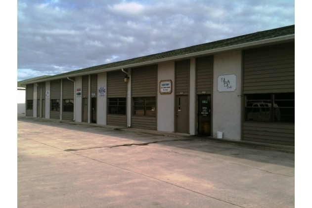 3030-3050 SE Dominica Ter, Stuart, FL for lease - Building Photo - Image 3 of 3