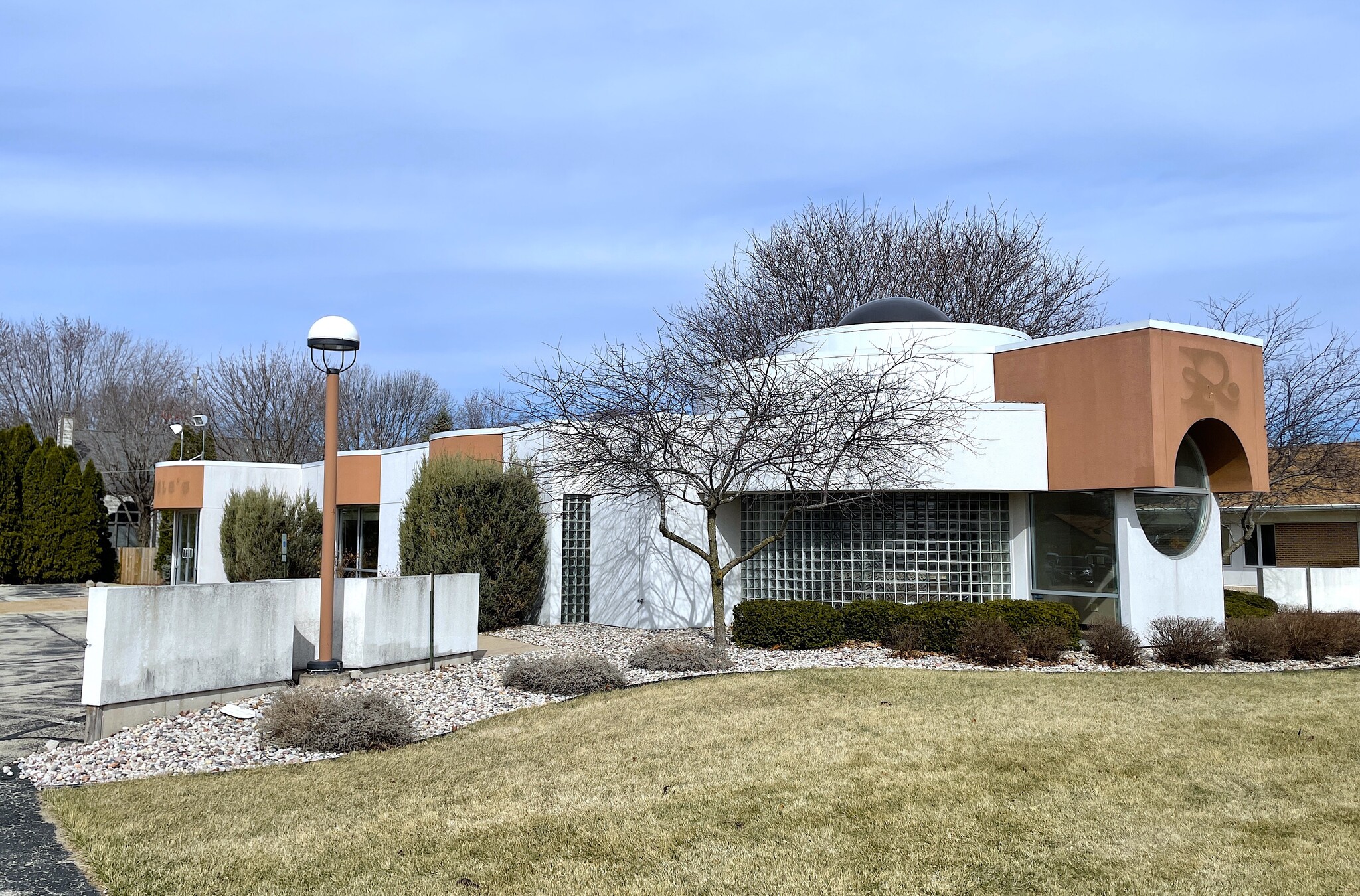 537 S Nicolet Rd, Appleton, WI for lease Building Photo- Image 1 of 2