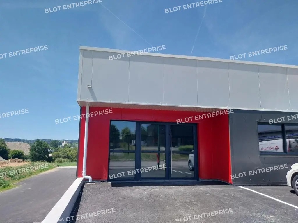 Office in Saint-Thuriau for lease Building Photo- Image 1 of 7