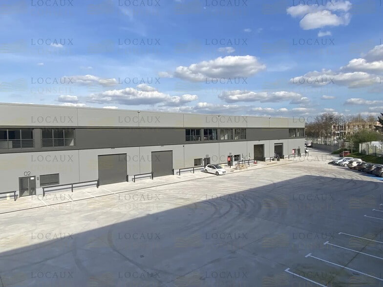 Flex in Les Pavillons-sous-Bois for lease - Building Photo - Image 1 of 14