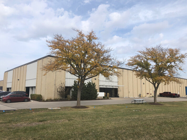 951-961 Thorndale Ave, Bensenville, IL for lease - Building Photo - Image 2 of 4