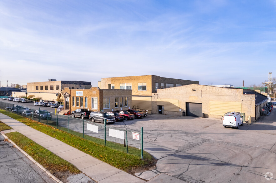 1553-1579 S 38th St, Milwaukee, WI for lease - Building Photo - Image 1 of 3