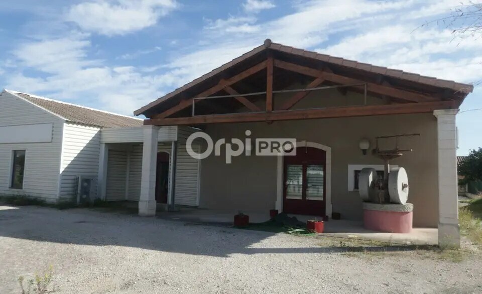 Retail in Beaucaire for lease - Building Photo - Image 1 of 11
