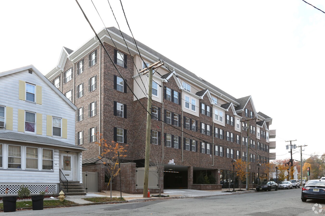 44 Park St, Bloomfield, NJ 07003