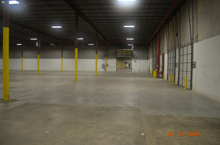 8530 Market St, Houston, TX for lease - Building Photo - Image 3 of 8
