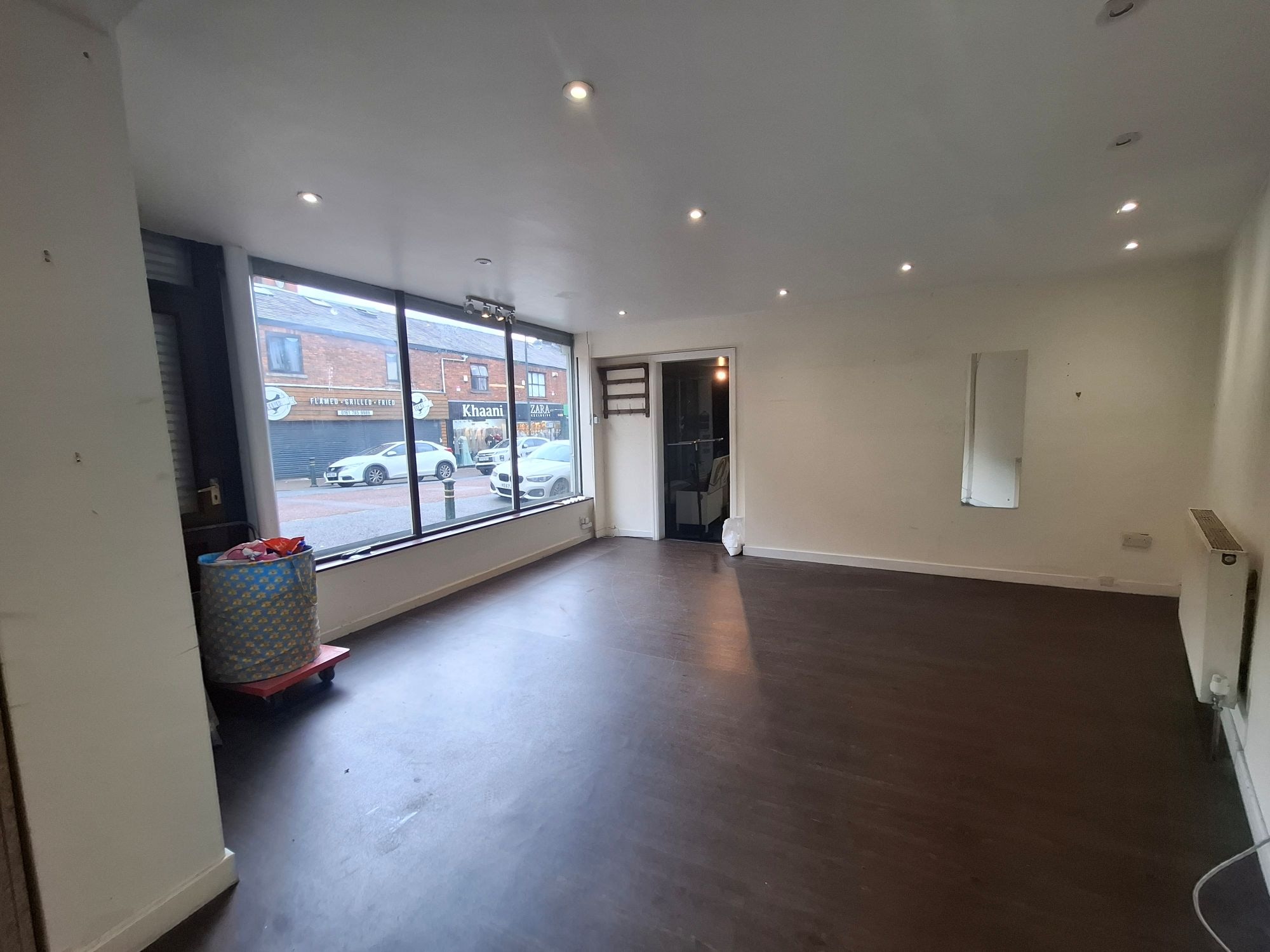 George St, Oldham for lease Interior Photo- Image 1 of 3