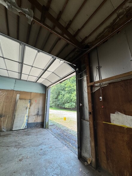 51024 Portage Rd, South Bend, IN for sale - Interior Photo - Image 3 of 6